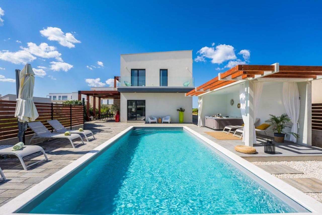 Villa Olea With Heated Pool And Jacuzzi Sukosan Bagian luar foto
