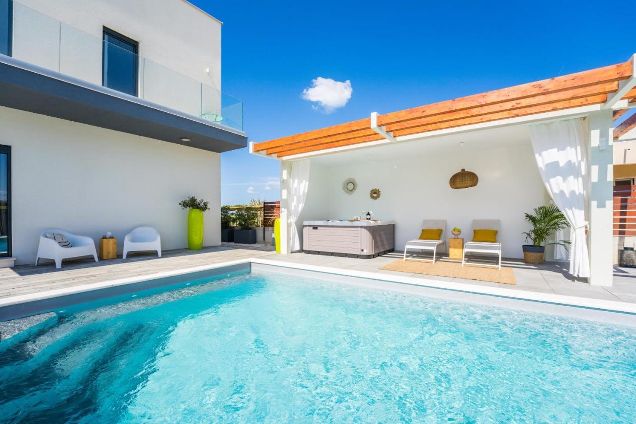 Villa Olea With Heated Pool And Jacuzzi Sukosan Bagian luar foto
