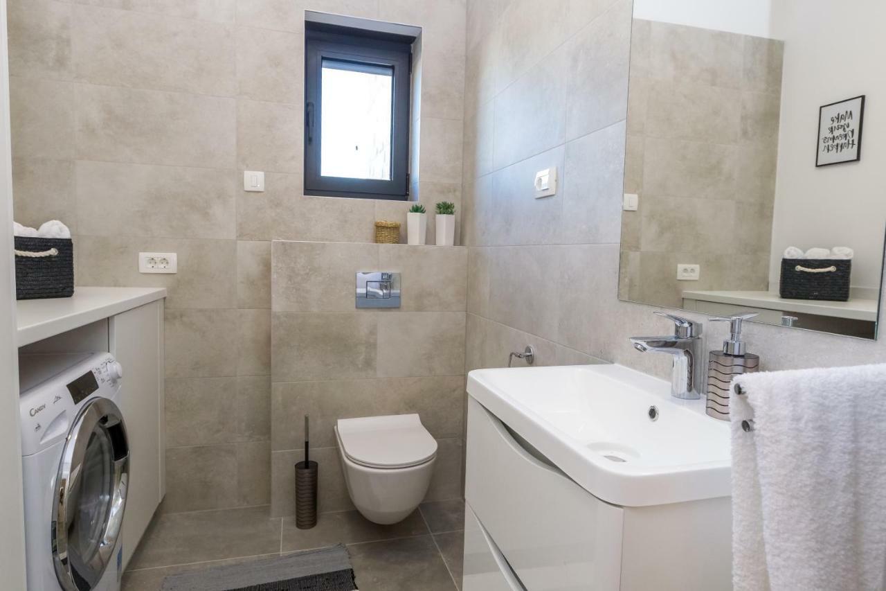 Villa Olea With Heated Pool And Jacuzzi Sukosan Bagian luar foto